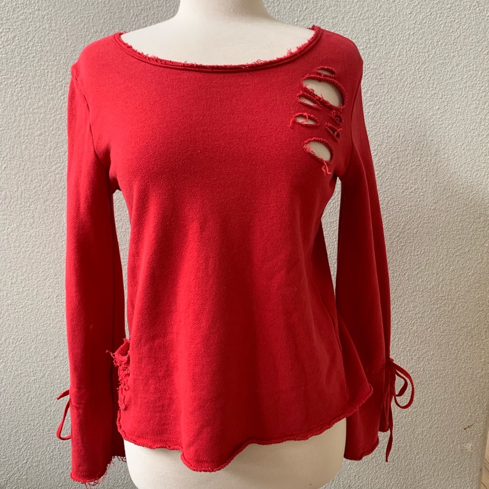 EMMA & SAM red shredded crewneck sweatshirt XS